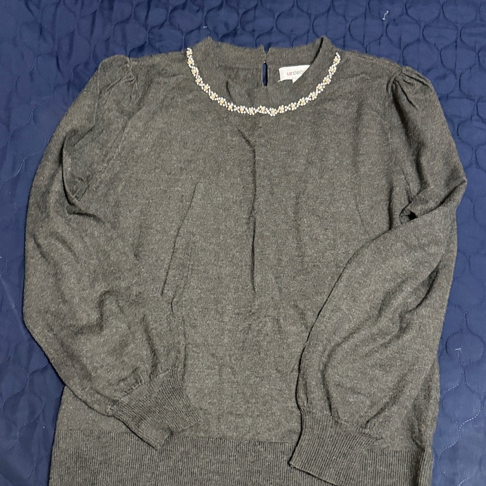 Liz Claiborne Gray Crew Neck Sweater